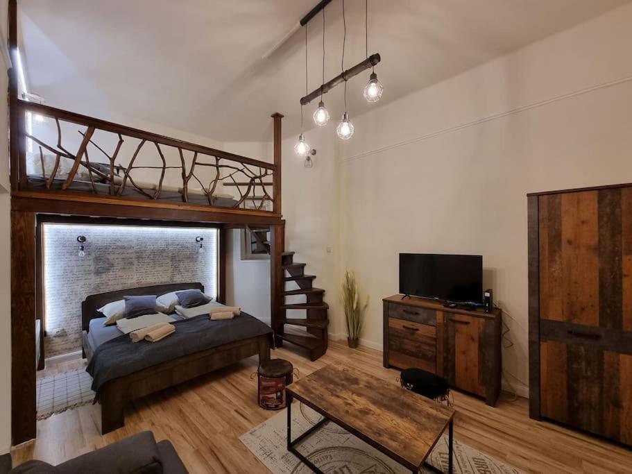 Vintage Apartman In City Center Miskolc Exterior photo